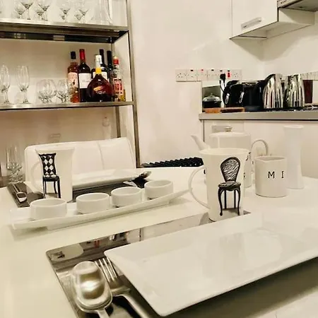 Sanat Ve Stillerin Bulustugu Mekan Apartment Famagusta (Northern Cyprus)